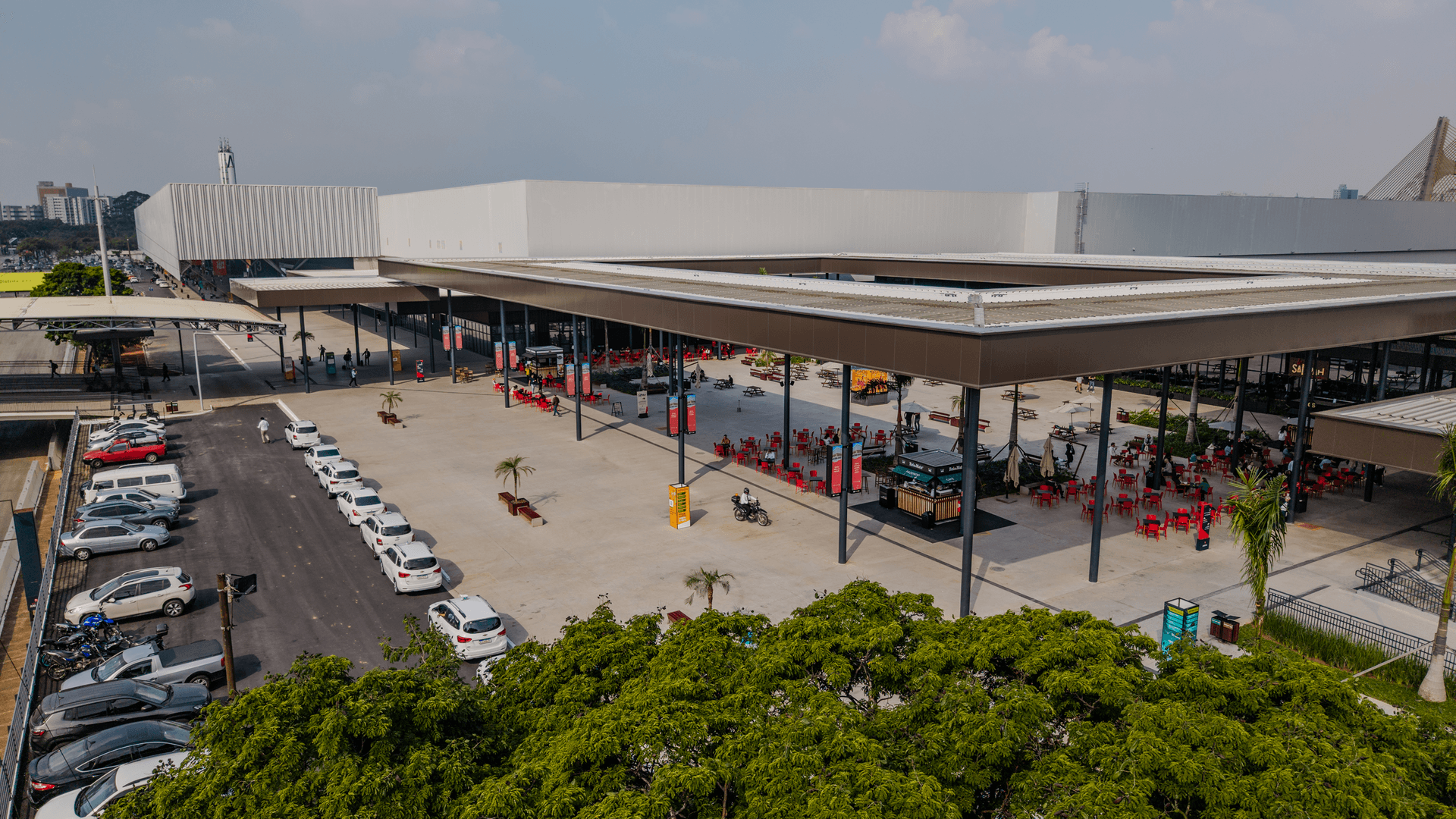 Área interna do Distrito Anhembi durante evento